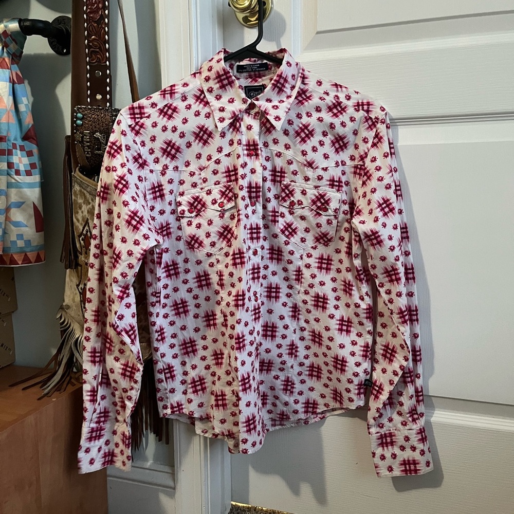 Woman's pearl snap rodeo shirt